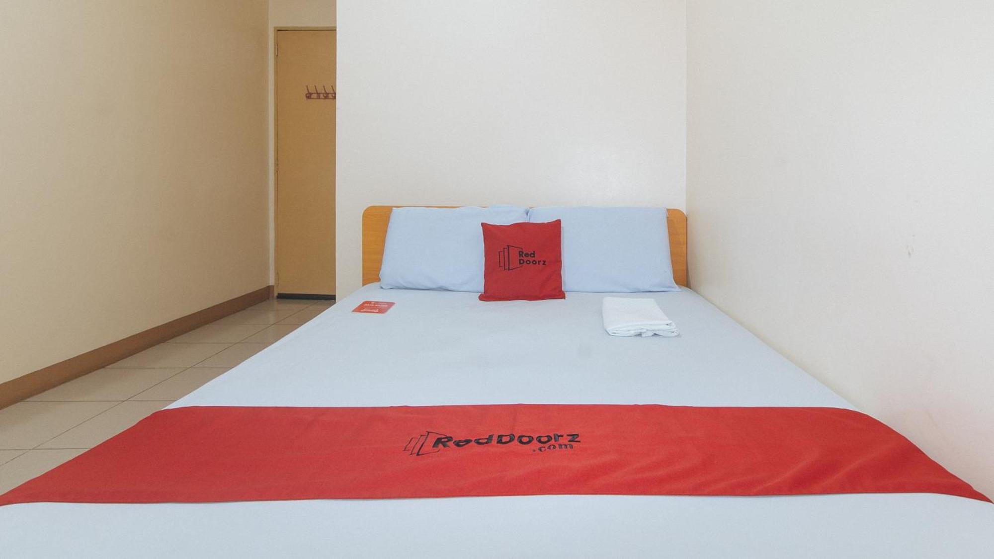 Reddoorz @ Asiana Pension Inn Mandaue City Exterior foto